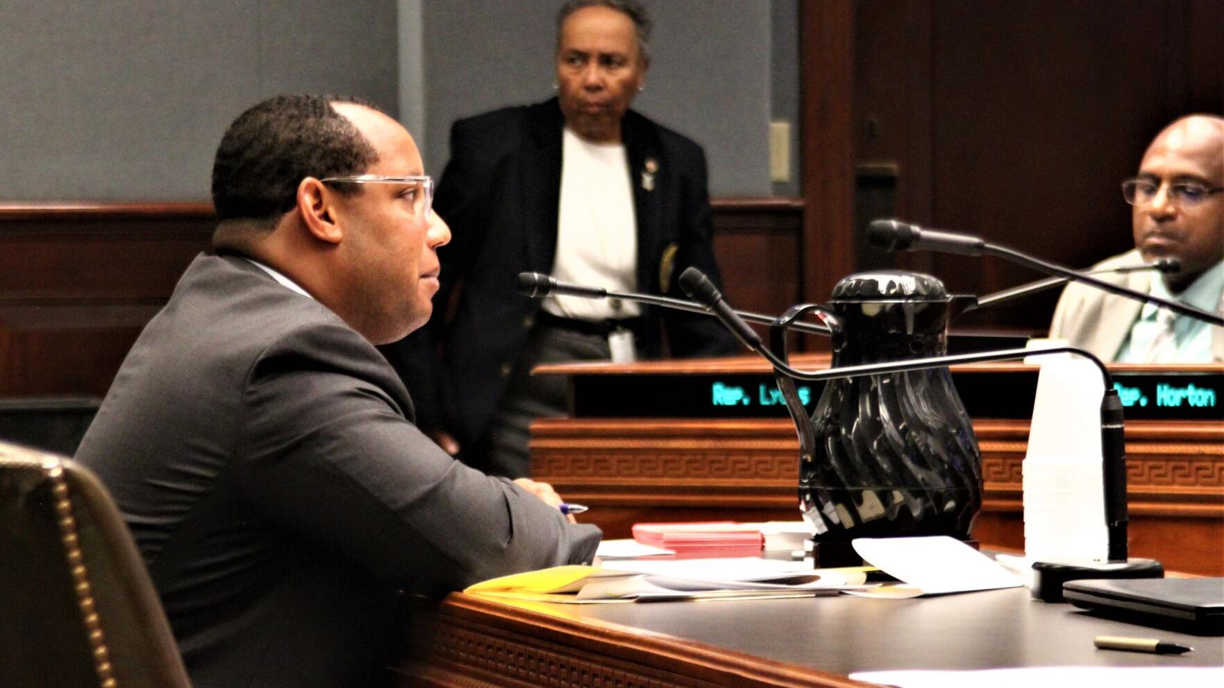 House panel advances a bill increasing campaign contribution limits